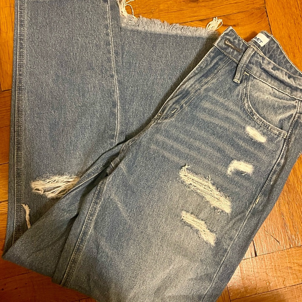NWT Vervet Distressed Blue Mom Jeans